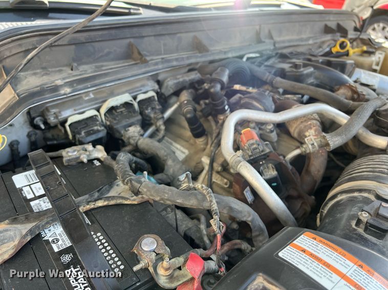 image for item DS3121 2015 Ford F450 Super Duty XLT Crew Cab utility / service truck