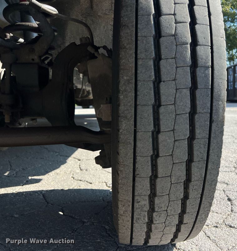 image for item DS3121 2015 Ford F450 Super Duty XLT Crew Cab utility / service truck