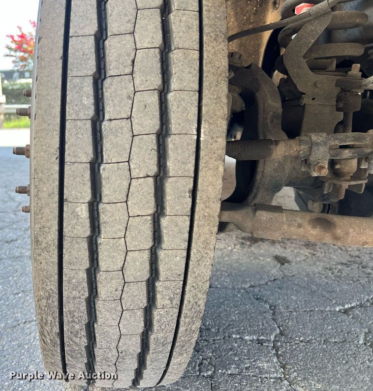 image for item DS3121 2015 Ford F450 Super Duty XLT Crew Cab utility / service truck