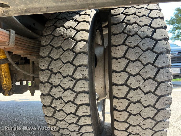 image for item DS3121 2015 Ford F450 Super Duty XLT Crew Cab utility / service truck