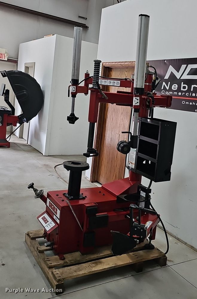 image for item DS4690 Coats 80C tire machine