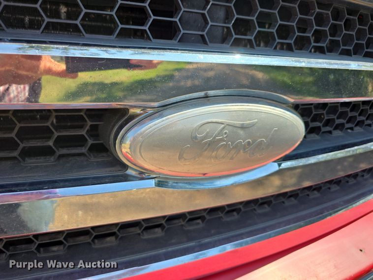 image for item DS4761 2005 Ford F350 Super Duty XLT SuperCab utility bed pickup truck