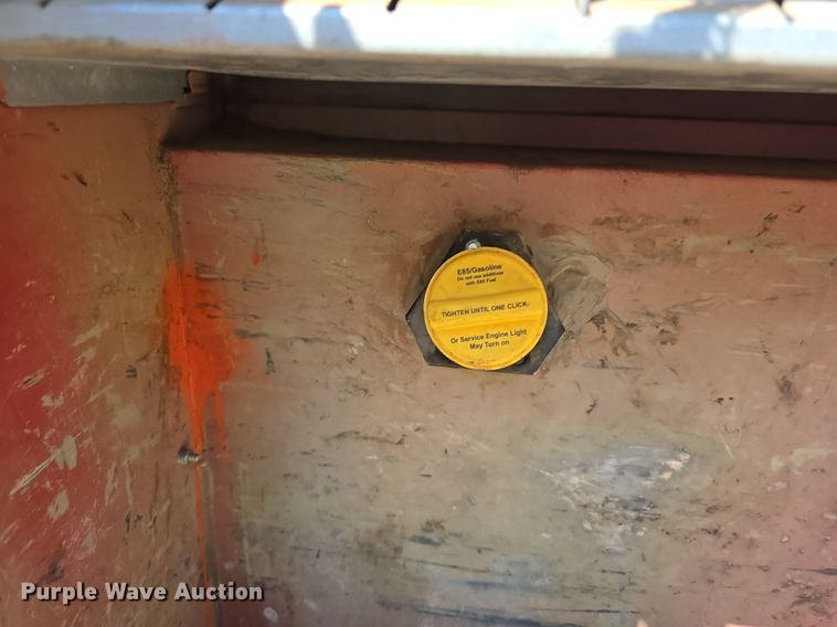 image for item DS4761 2005 Ford F350 Super Duty XLT SuperCab utility bed pickup truck