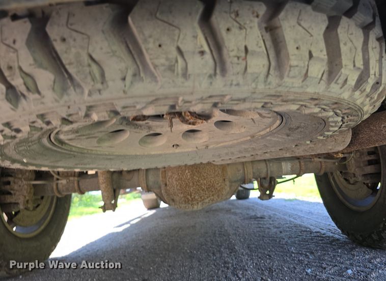 image for item DS4761 2005 Ford F350 Super Duty XLT SuperCab utility bed pickup truck