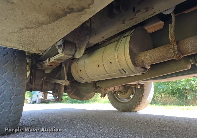 image for item DS4761 2005 Ford F350 Super Duty XLT SuperCab utility bed pickup truck