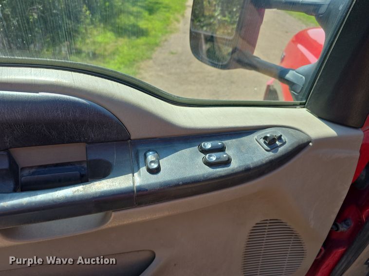 image for item DS4761 2005 Ford F350 Super Duty XLT SuperCab utility bed pickup truck