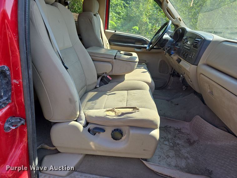 image for item DS4761 2005 Ford F350 Super Duty XLT SuperCab utility bed pickup truck