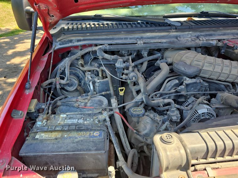 image for item DS4761 2005 Ford F350 Super Duty XLT SuperCab utility bed pickup truck