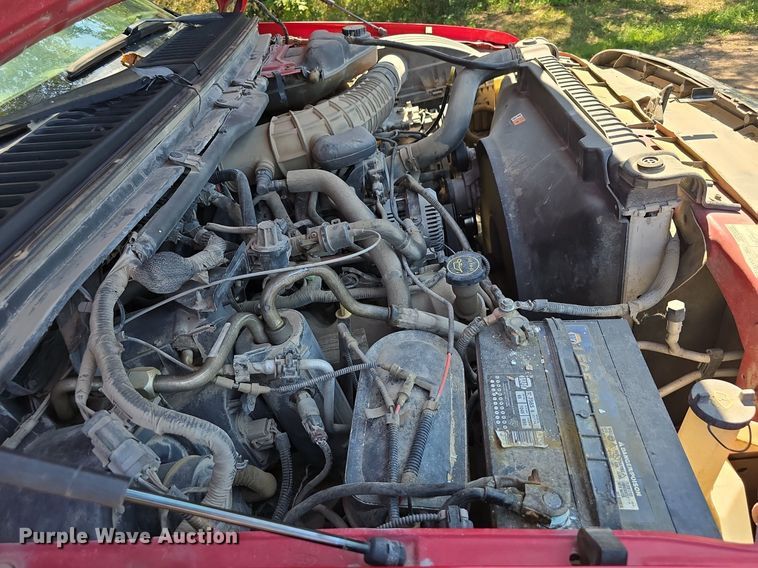 image for item DS4761 2005 Ford F350 Super Duty XLT SuperCab utility bed pickup truck