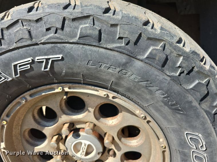 image for item DS4761 2005 Ford F350 Super Duty XLT SuperCab utility bed pickup truck