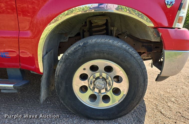 image for item DS4761 2005 Ford F350 Super Duty XLT SuperCab utility bed pickup truck