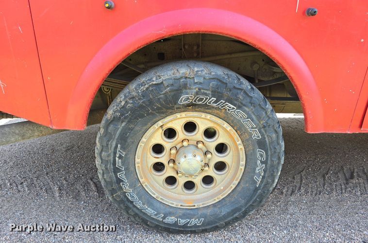 image for item DS4761 2005 Ford F350 Super Duty XLT SuperCab utility bed pickup truck