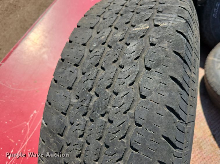 image for item DS4761 2005 Ford F350 Super Duty XLT SuperCab utility bed pickup truck