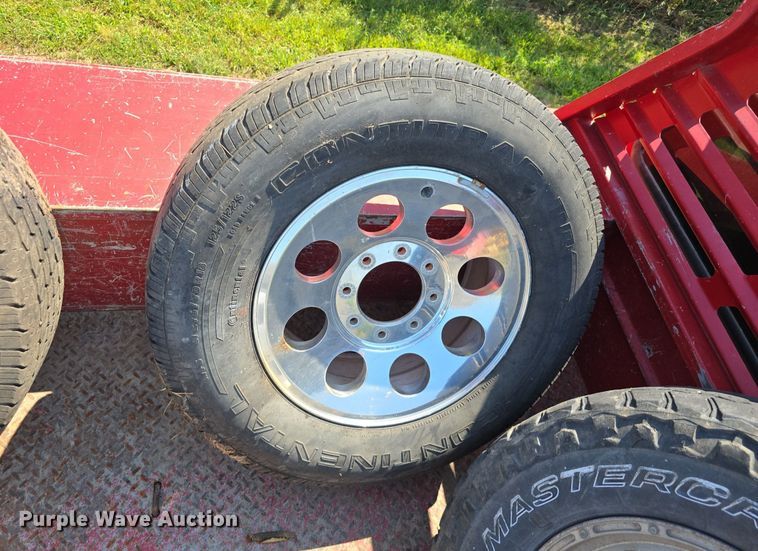 image for item DS4761 2005 Ford F350 Super Duty XLT SuperCab utility bed pickup truck