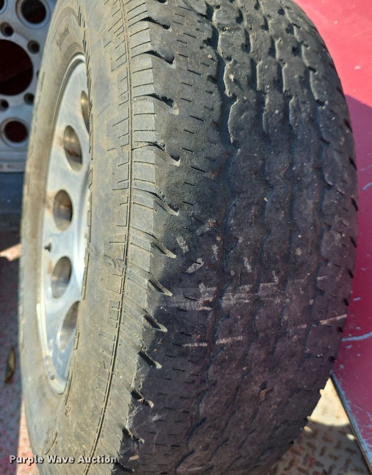 image for item DS4761 2005 Ford F350 Super Duty XLT SuperCab utility bed pickup truck