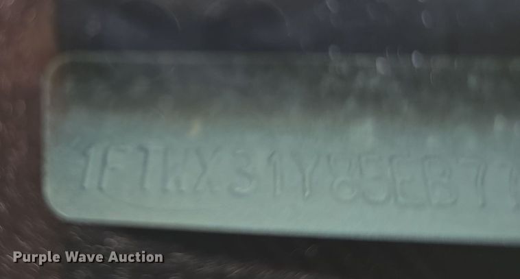 image for item DS4761 2005 Ford F350 Super Duty XLT SuperCab utility bed pickup truck