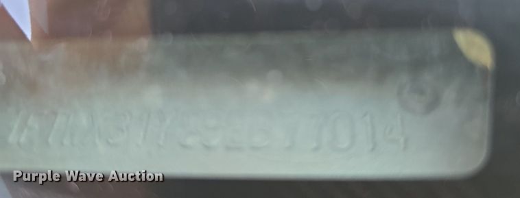 image for item DS4761 2005 Ford F350 Super Duty XLT SuperCab utility bed pickup truck