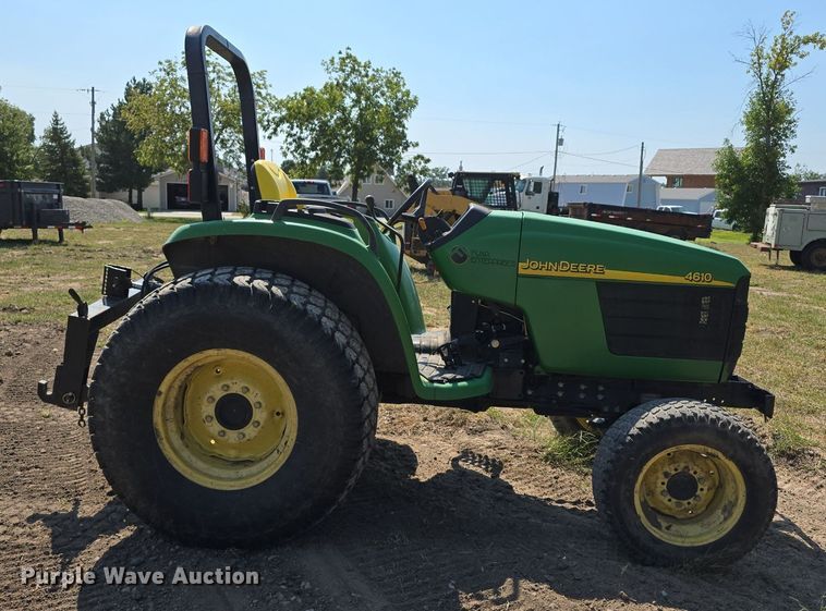 image for item DS4793 2002 John Deere 4610 tractor