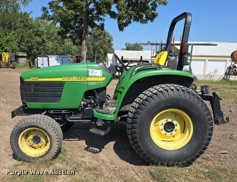 image for item DS4793 2002 John Deere 4610 tractor