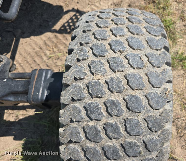 image for item DS4793 2002 John Deere 4610 tractor