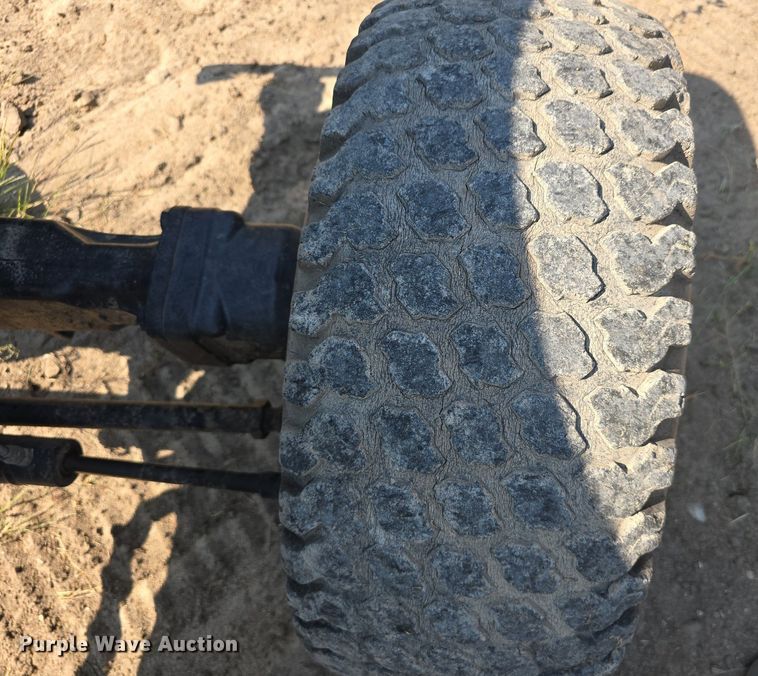 image for item DS4793 2002 John Deere 4610 tractor