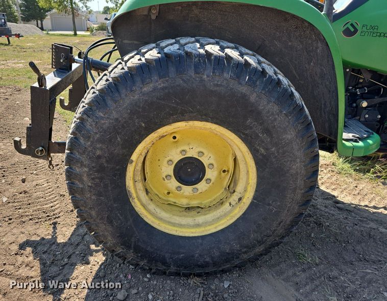 image for item DS4793 2002 John Deere 4610 tractor