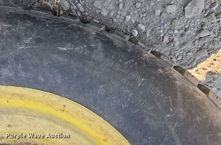 image for item DS4793 2002 John Deere 4610 tractor