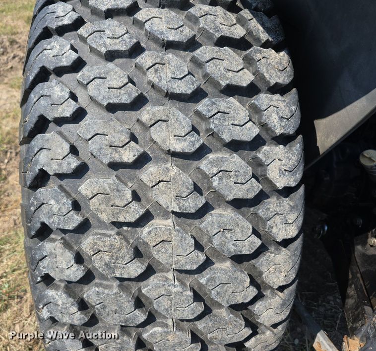 image for item DS4793 2002 John Deere 4610 tractor