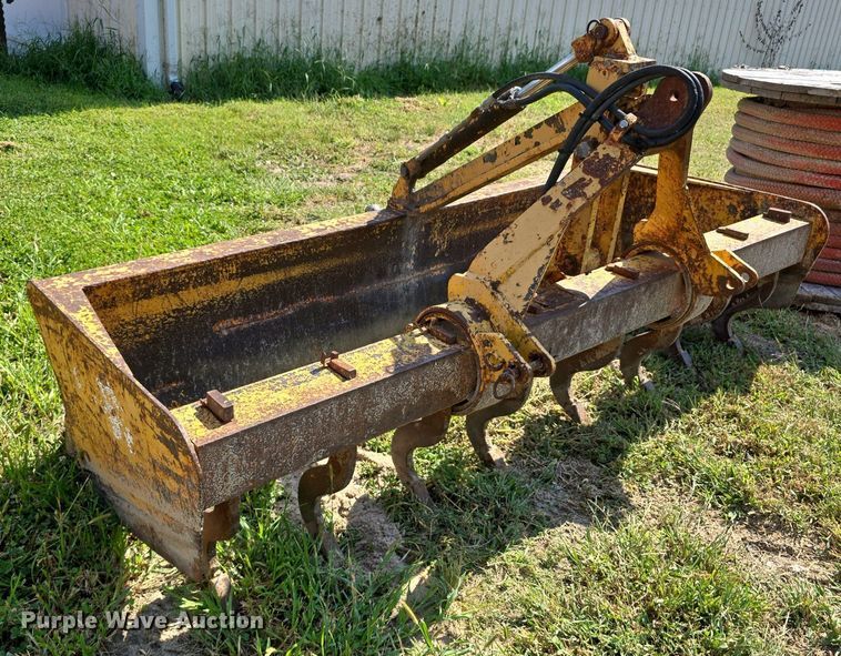 image for item DS4797 (2) pieces of ag equipment