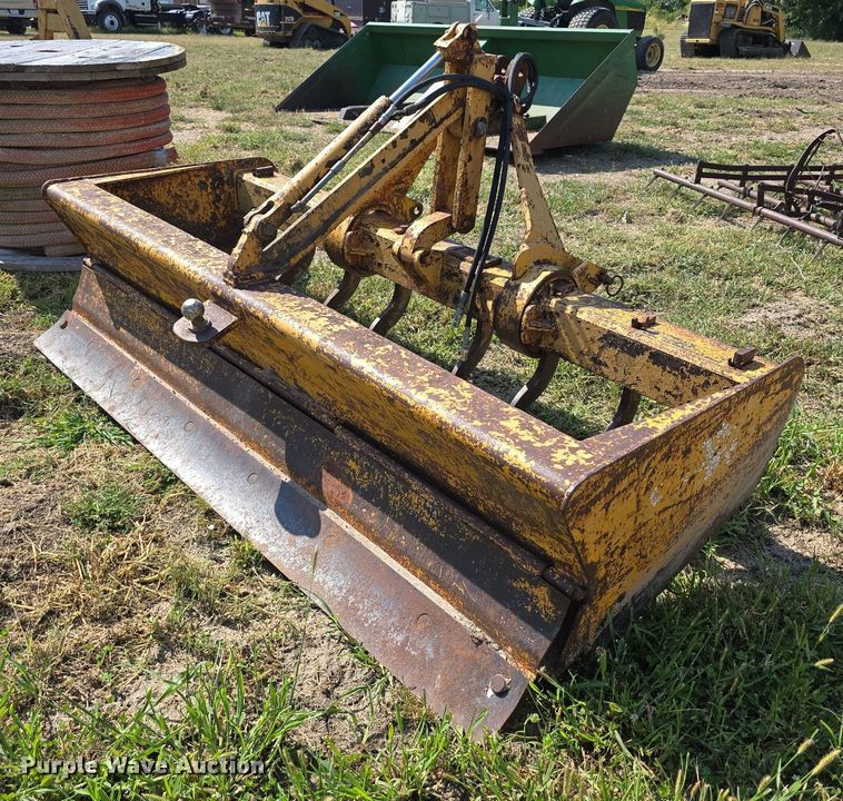 image for item DS4797 (2) pieces of ag equipment