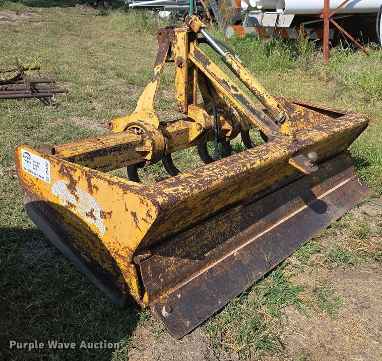 image for item DS4797 (2) pieces of ag equipment