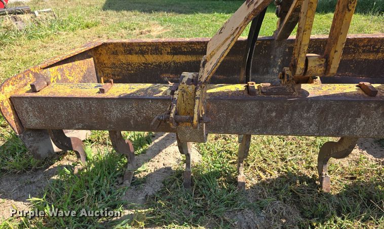 image for item DS4797 (2) pieces of ag equipment