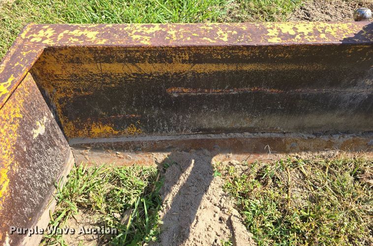 image for item DS4797 (2) pieces of ag equipment