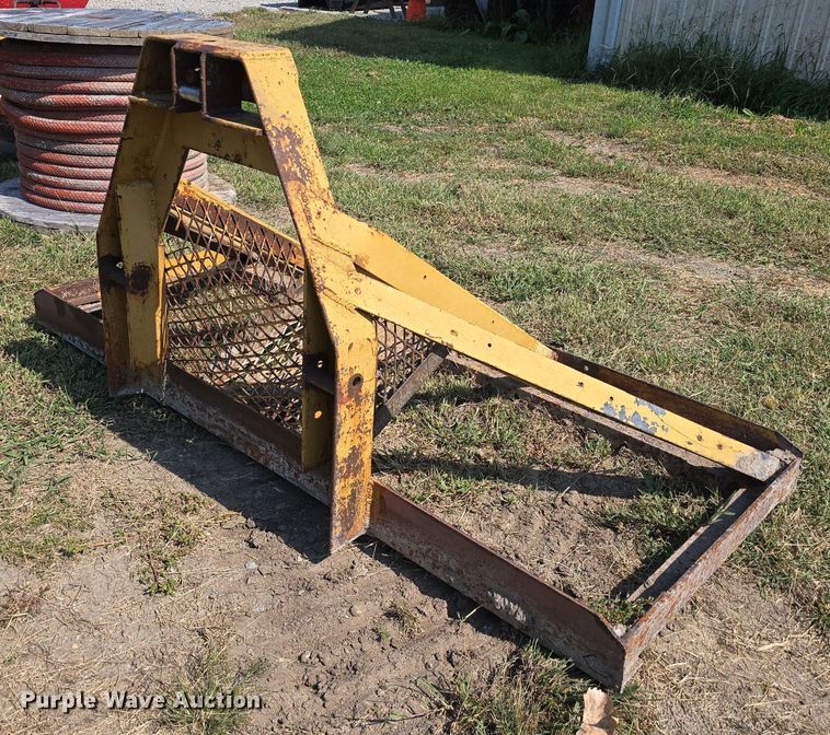 image for item DS4797 (2) pieces of ag equipment