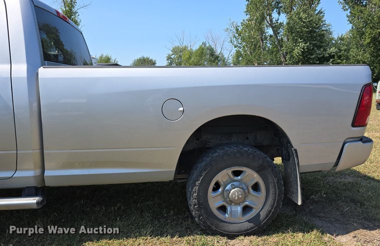 image for item DS4798 2016 Dodge Ram 3500HD pickup truck