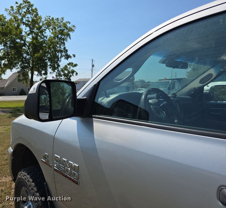 image for item DS4798 2016 Dodge Ram 3500HD pickup truck