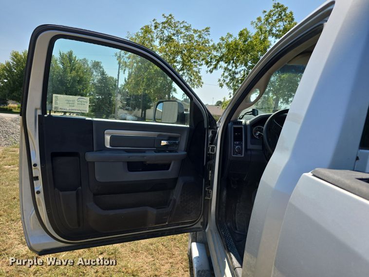 image for item DS4798 2016 Dodge Ram 3500HD pickup truck