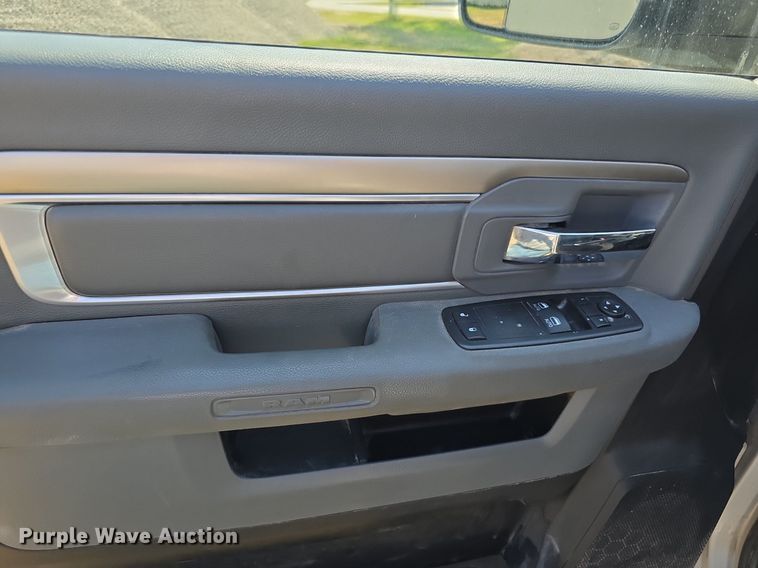 image for item DS4798 2016 Dodge Ram 3500HD pickup truck