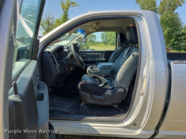 image for item DS4798 2016 Dodge Ram 3500HD pickup truck