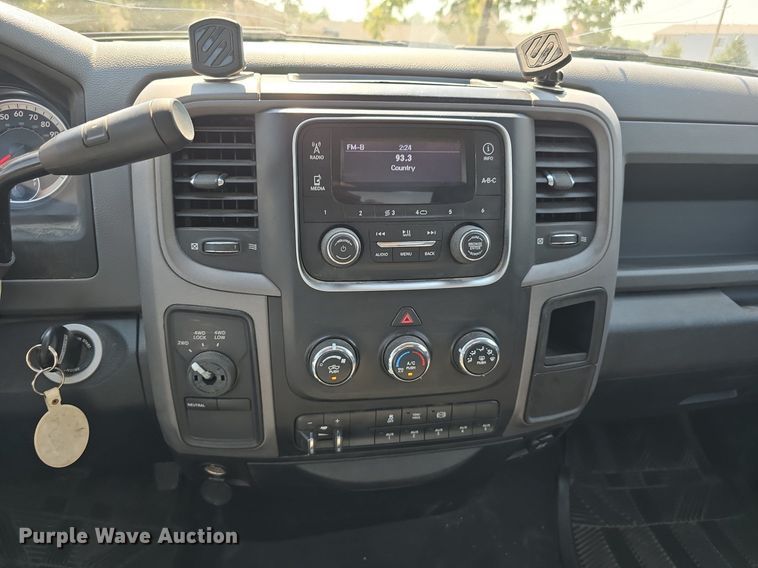 image for item DS4798 2016 Dodge Ram 3500HD pickup truck