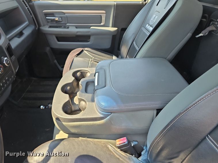 image for item DS4798 2016 Dodge Ram 3500HD pickup truck