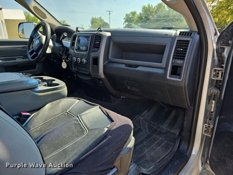 image for item DS4798 2016 Dodge Ram 3500HD pickup truck