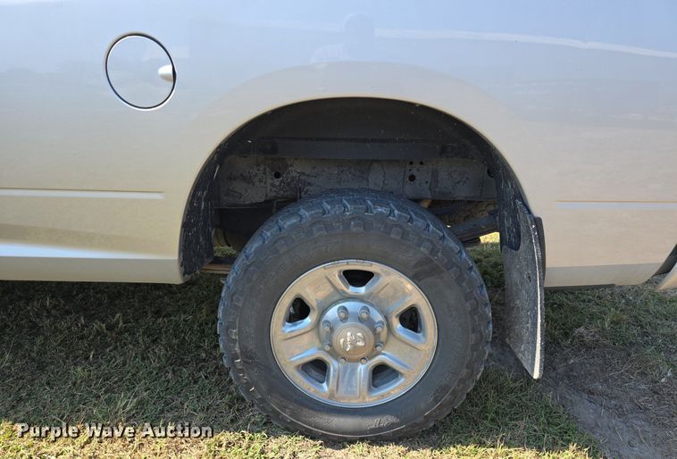 image for item DS4798 2016 Dodge Ram 3500HD pickup truck