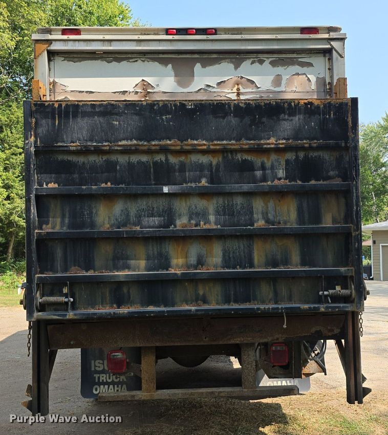 image for item DS4837 2006 Isuzu FVR box truck