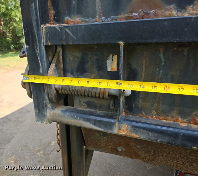 image for item DS4837 2006 Isuzu FVR box truck