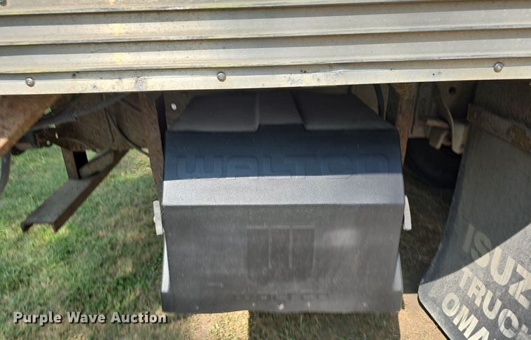 image for item DS4837 2006 Isuzu FVR box truck