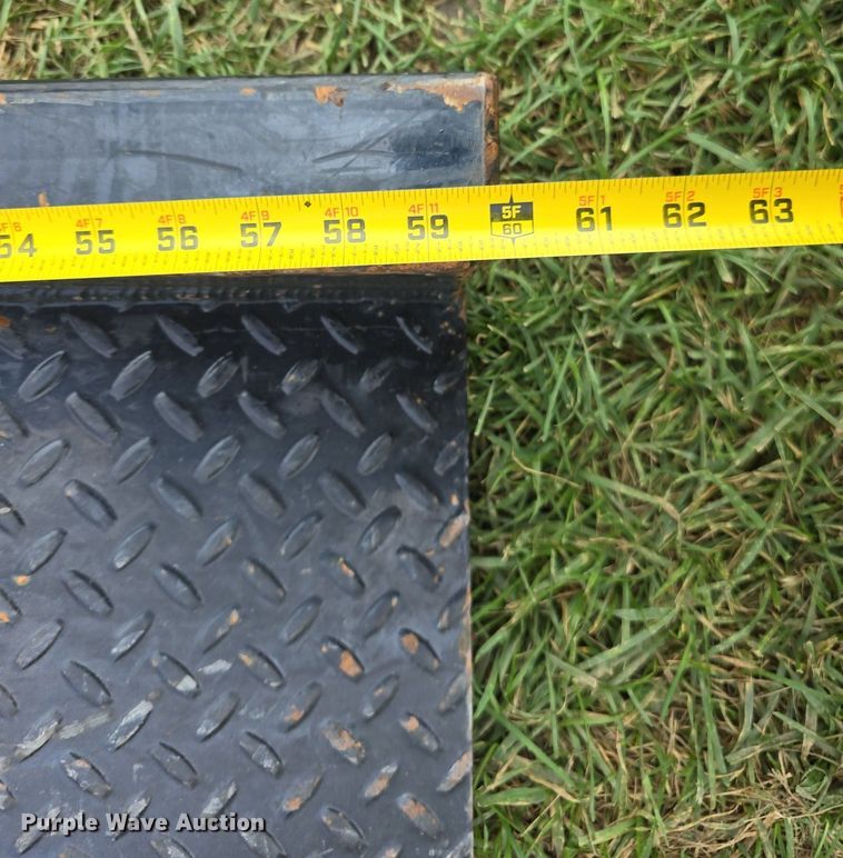 image for item DS4837 2006 Isuzu FVR box truck