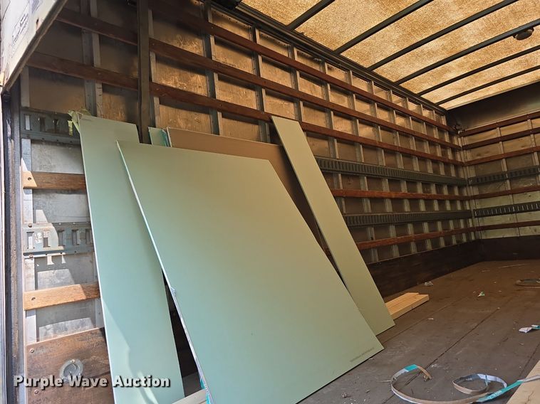 image for item DS4837 2006 Isuzu FVR box truck