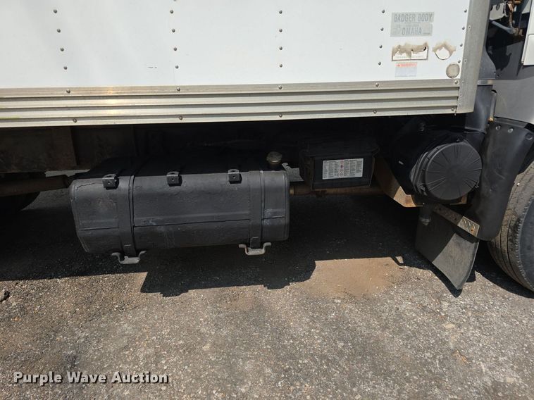 image for item DS4837 2006 Isuzu FVR box truck