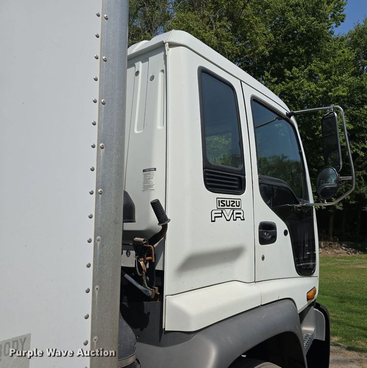 image for item DS4837 2006 Isuzu FVR box truck